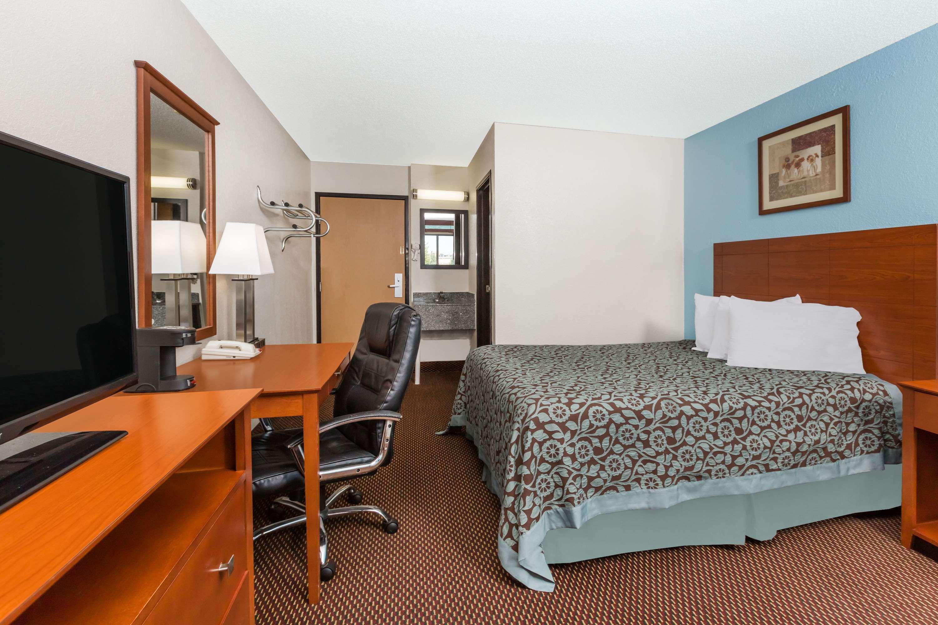 Days Inn By Wyndham Ankeny - Des Moines Экстерьер фото