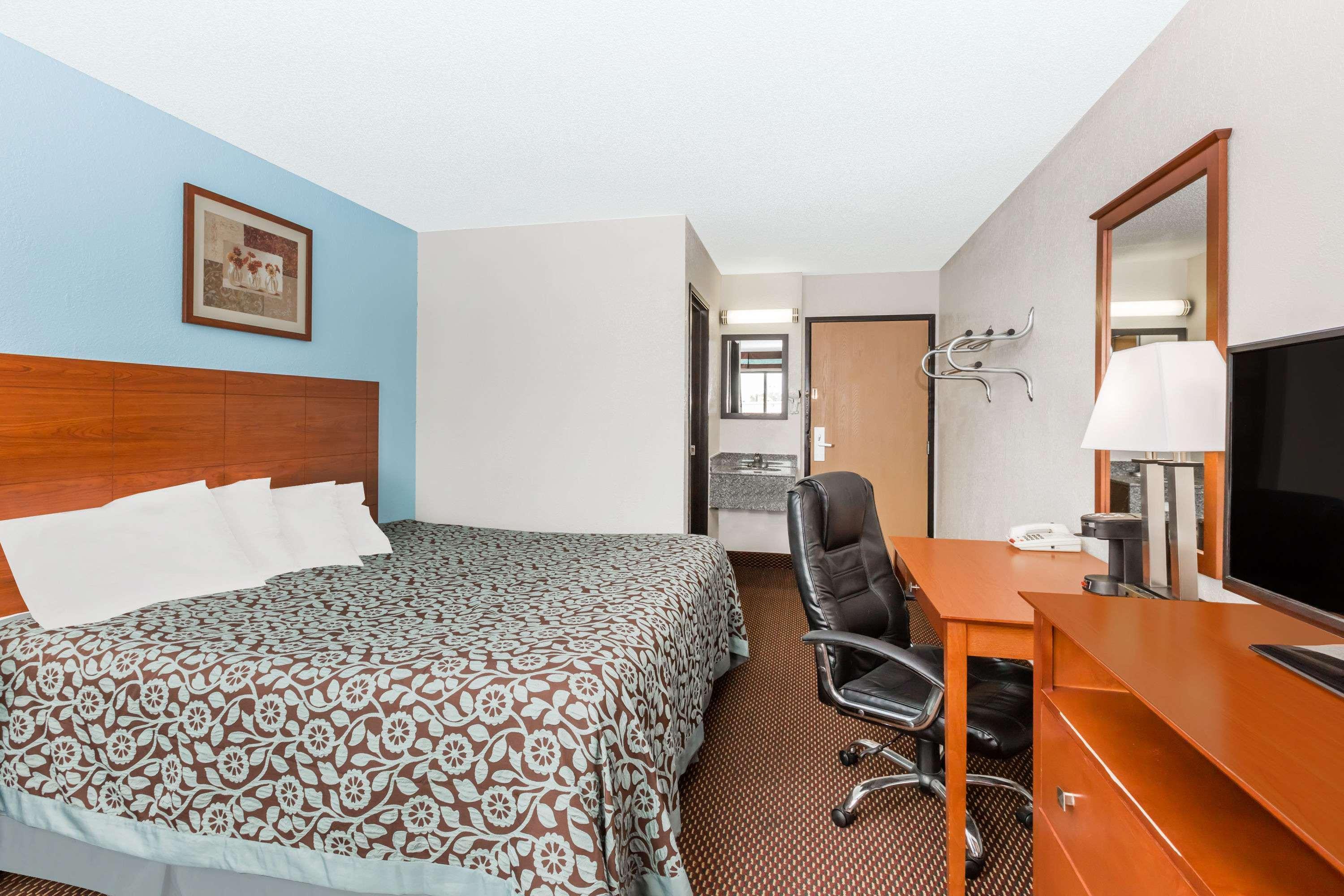 Days Inn By Wyndham Ankeny - Des Moines Экстерьер фото